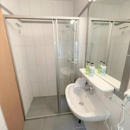 招待所 Haus Heimat 4*